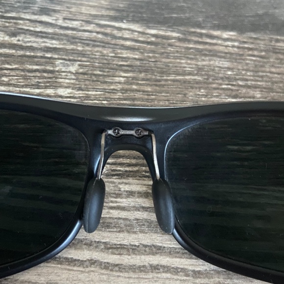 Maui Jim Big Wave Sunglasses. Black. Mens - Picture 5 of 11